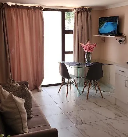 Cozy Batchelor Labiance Apartment Cape Town Exterior photo