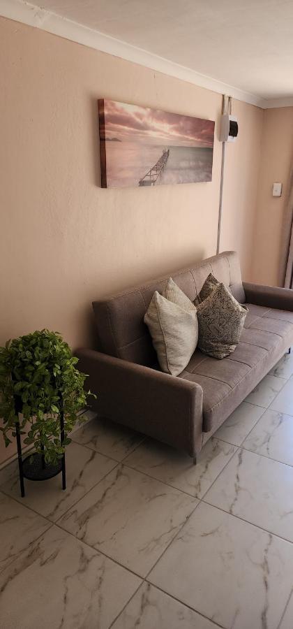 Cozy Batchelor Labiance Apartment *